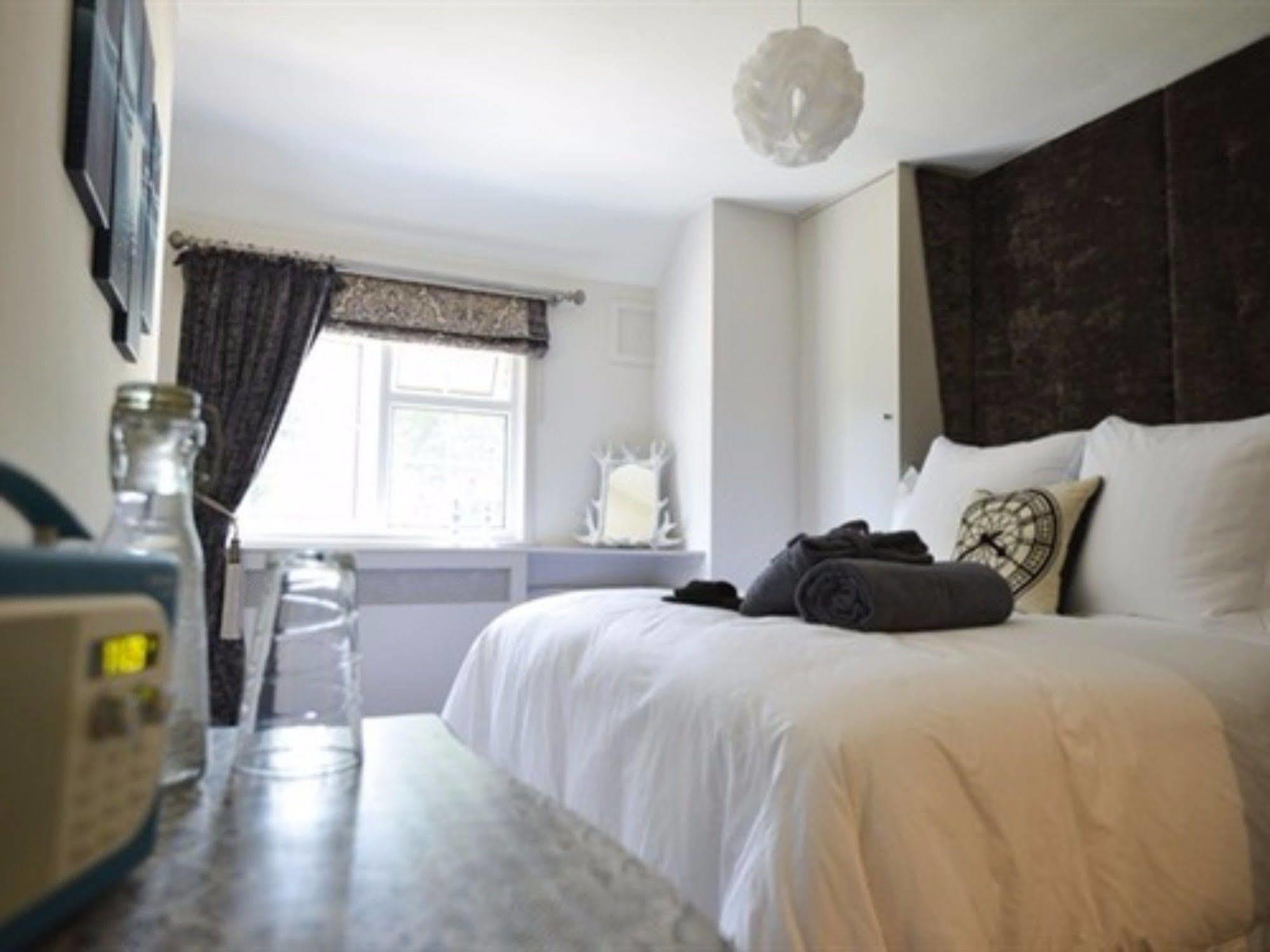 Crazy Fox Hurley Boutique B&B Extérieur photo